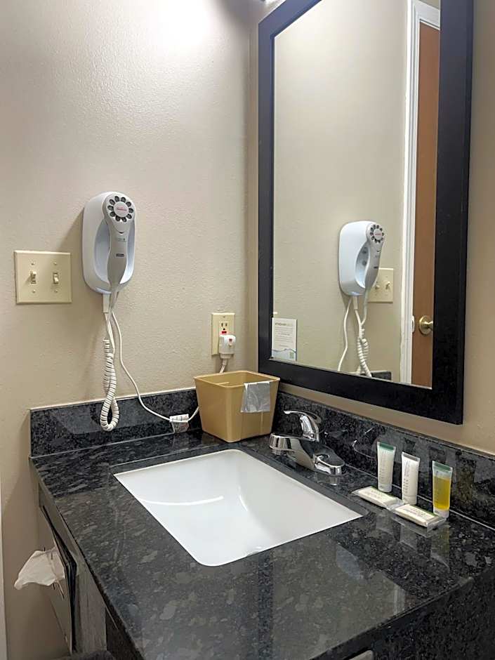 Super 8 by Wyndham Ogden