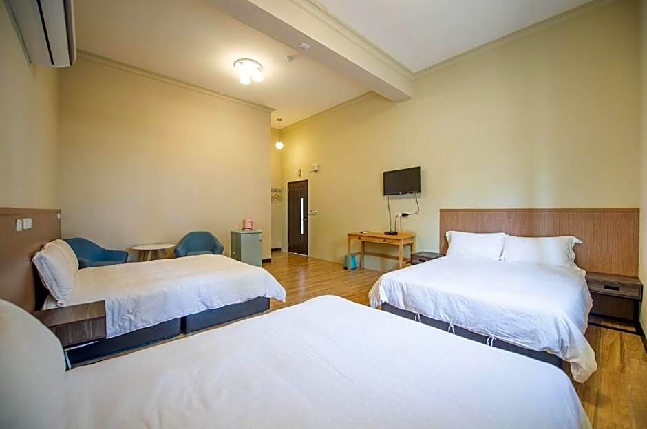 Small Ryukyu Loju sunrise Inn