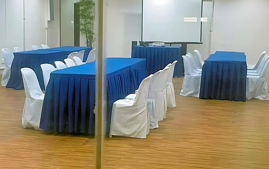 Sempre Premier Inn Mactan Airport Hotel