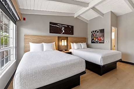 Deluxe Queen Room with Two Queen Beds