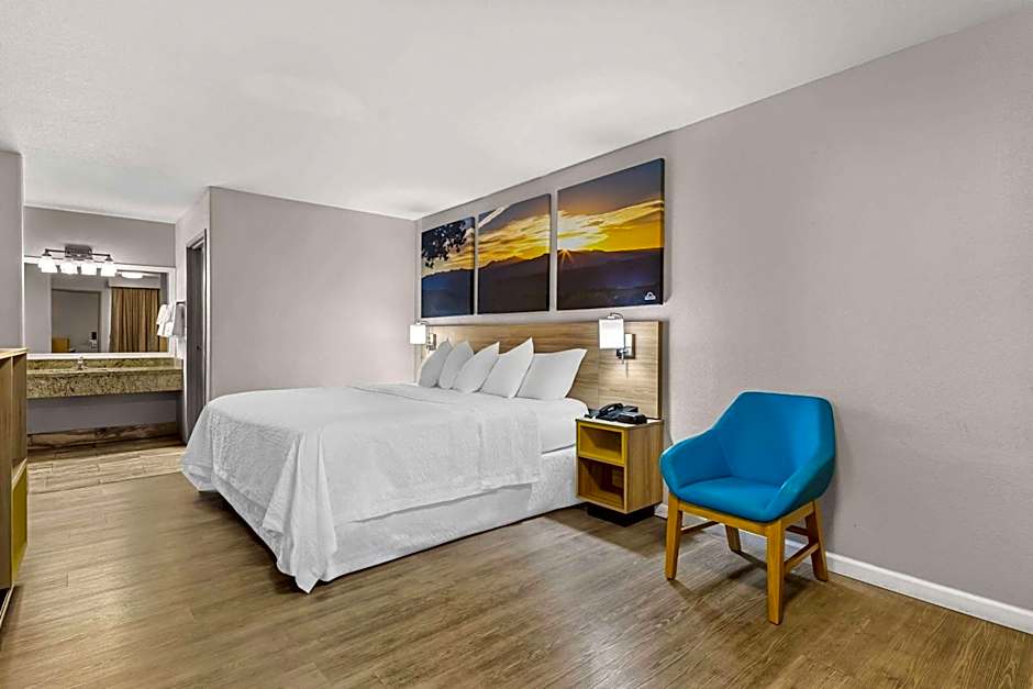 Days Inn by Wyndham Buckeye