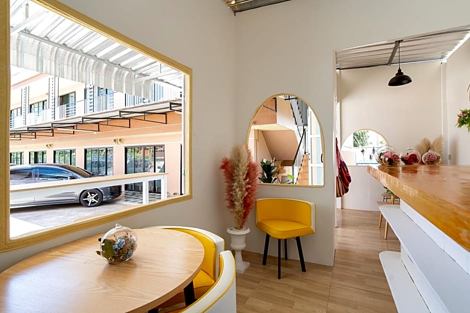 Brown Home Sattahip @ 19