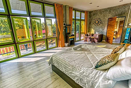 Suite with Mountain View