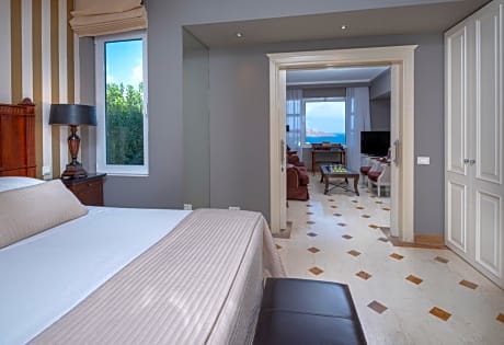 One Bedroom Deluxe Suite, Sea View