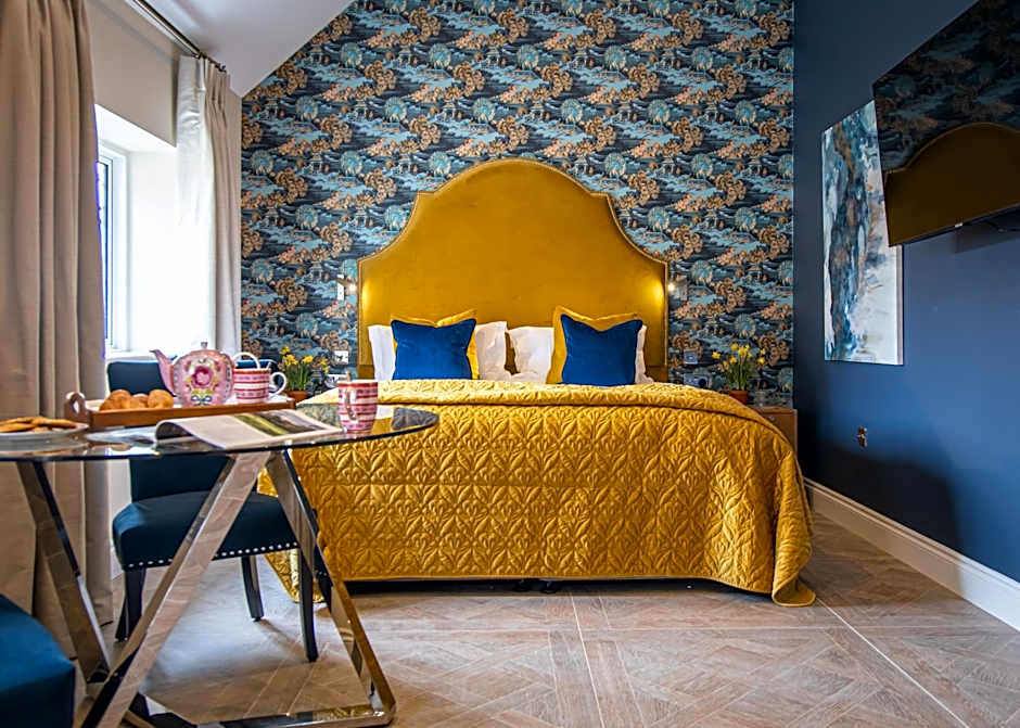 Great Fosters - Near Windsor