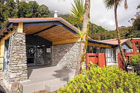 Haka House Franz Josef