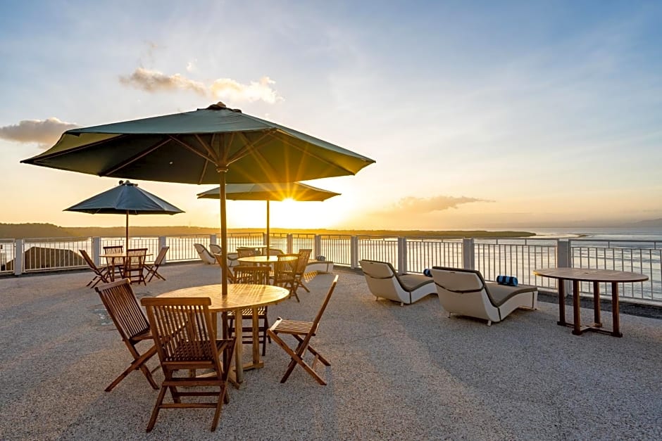 Samuh Sunset Nusa Penida by Pramana Villas