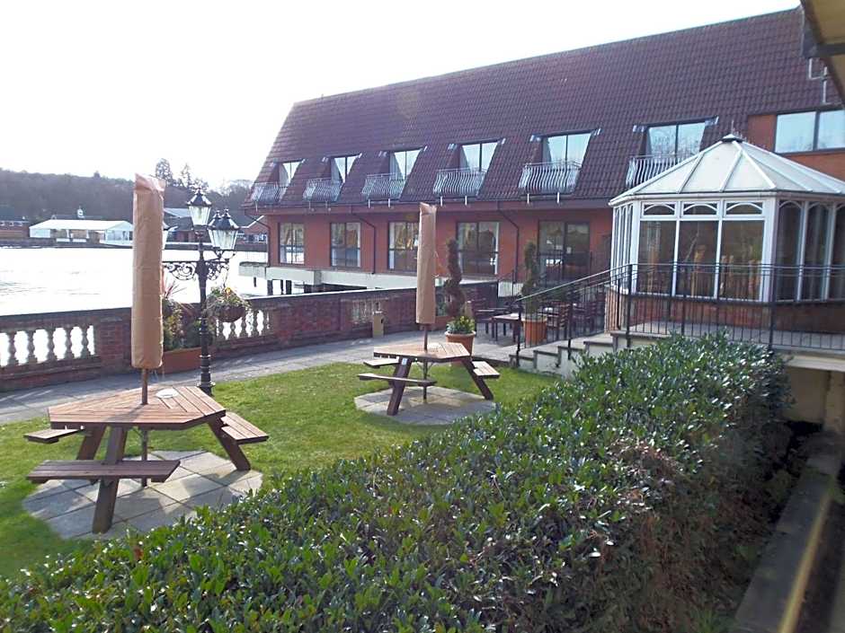 Lakeside International Hotel