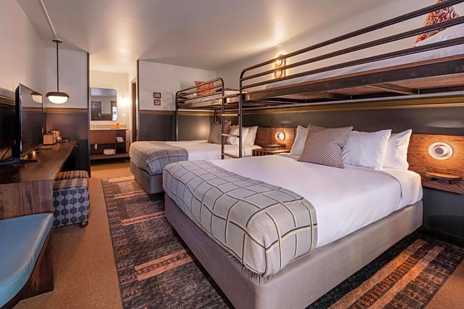 The Ozarker Lodge
