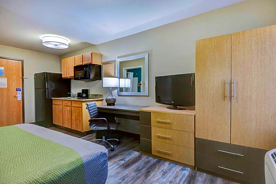 Studio 6 Lenexa - Overland Park