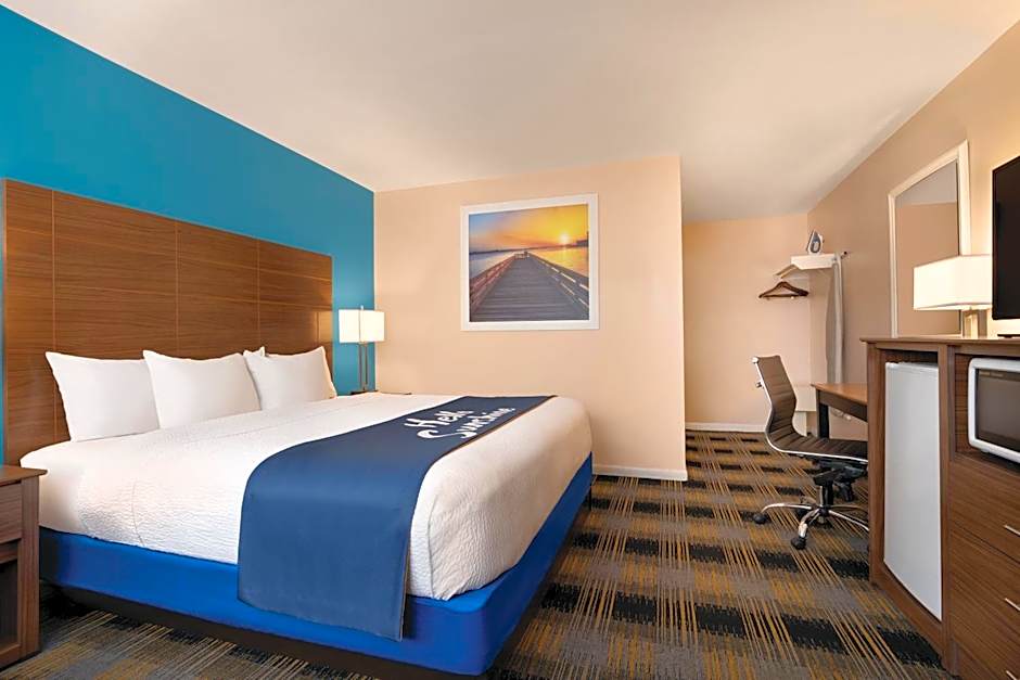 Days Inn by Wyndham Middletown/Newport Area