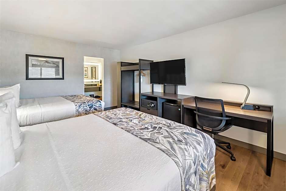 Best Western Plus Hilltop Inn