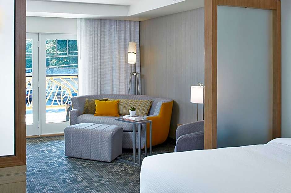 Courtyard by Marriott Lake George