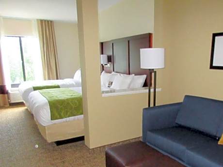 Queen Suite with Two Queen Beds - Hearing Accessible