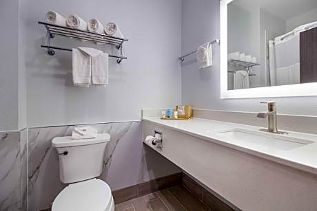 2 Queen Beds | Non-Smoking, Kitchen