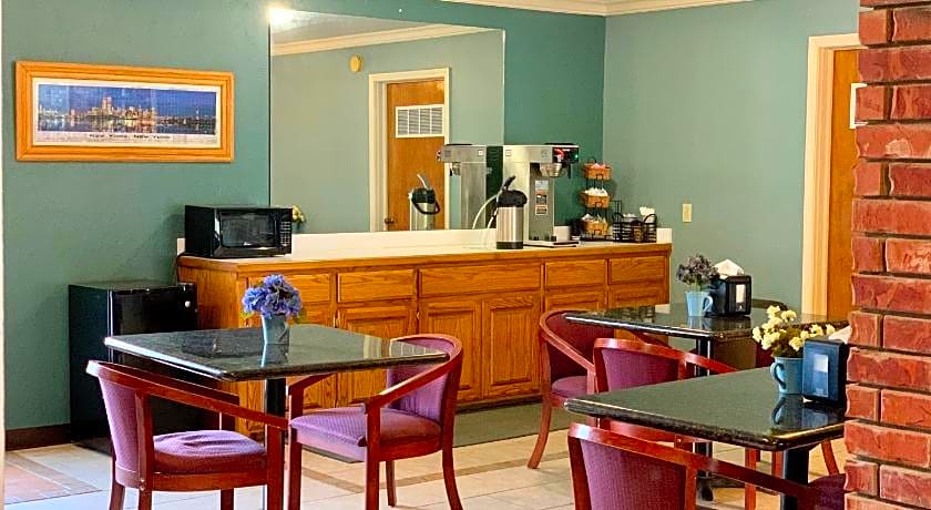 Candlelight Inn Suites Hwy 69 near McAlester