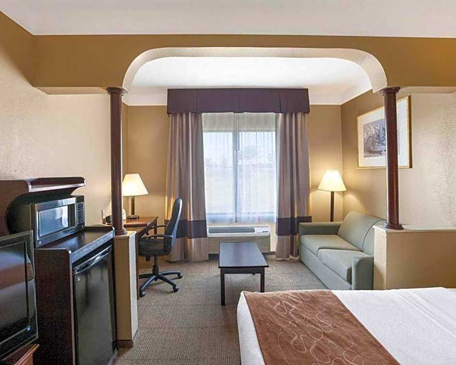 Comfort Suites Plainview