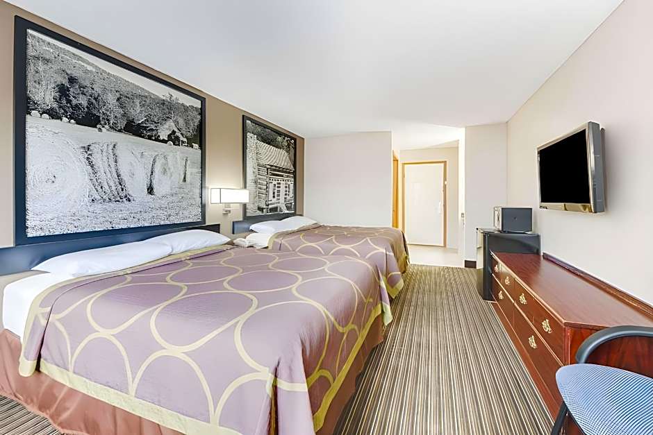 Super 8 by Wyndham Neosho