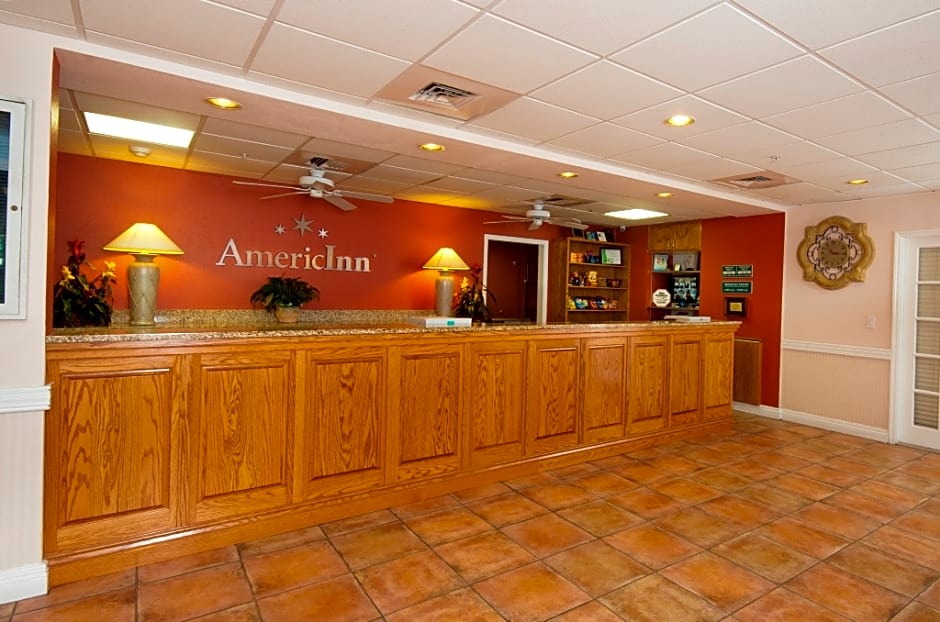 Americlnn Hotel & Suites