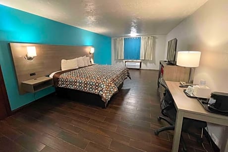 1 King Bed, Mobility/Hearing Accessible Room, Bathtub w/ Grab Bars, Non-Smoking