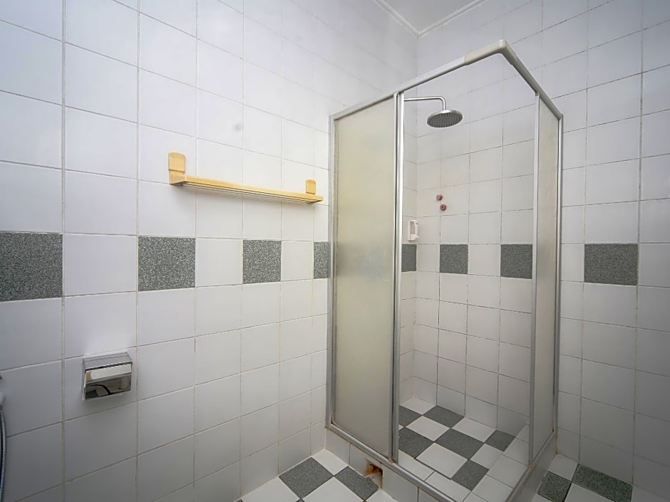 OYO 563 Jockey Lodge Hotel