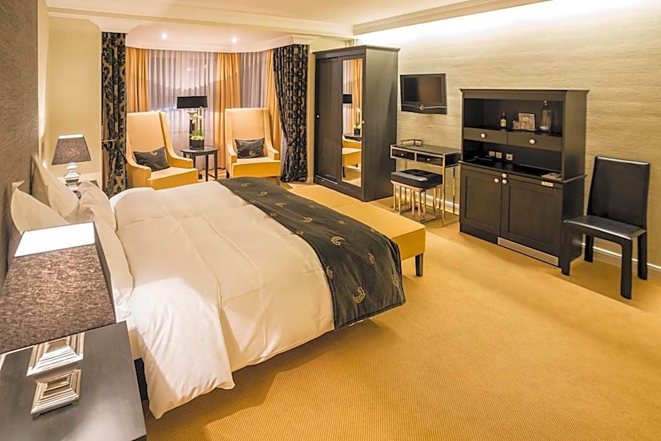 Hotel Business & More