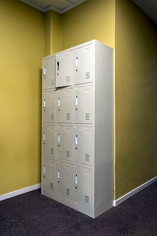 Silverfern Backpackers