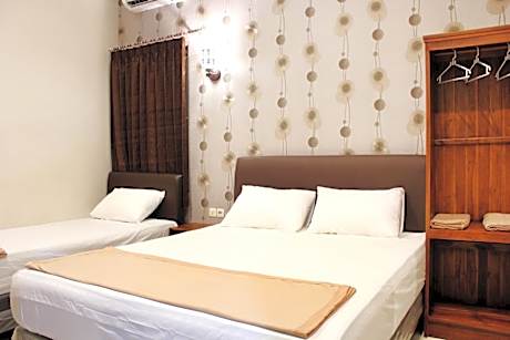 Triple Room with Bathroom