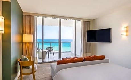 Junior Suite King Bed Ocean View Accessible