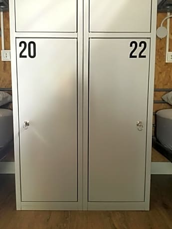 Bunk Bed in Mixed Dormitory Room