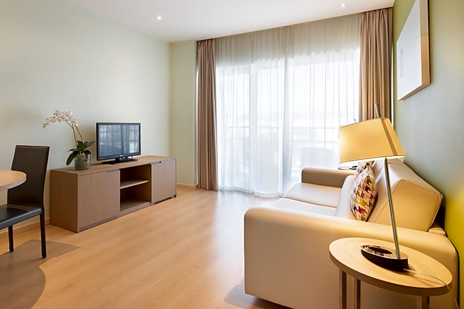 Eurostars Oasis Plaza