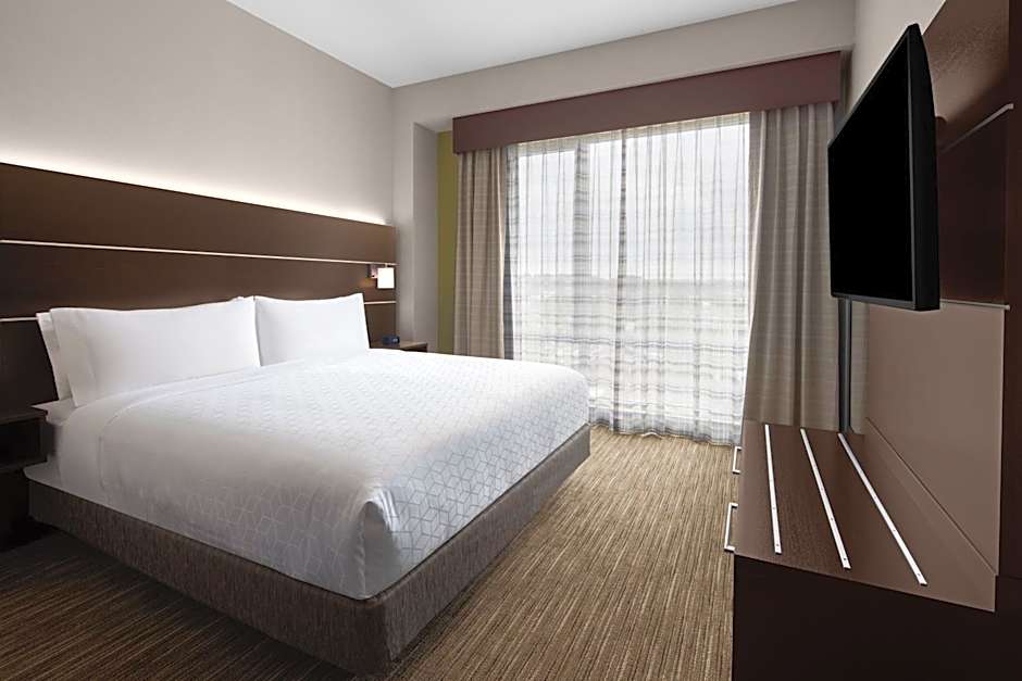 Holiday Inn Express & Suites Woodside LaGuardia Airport By IHG