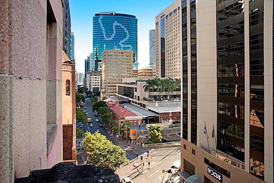 ULTIQA Rothbury Hotel