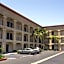 Harbor Inn & Suites