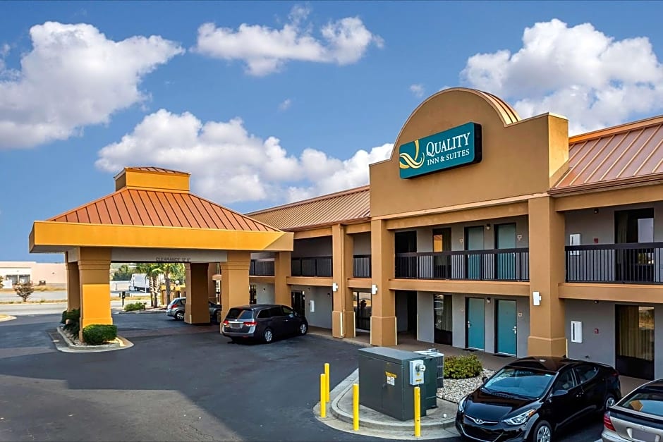 Quality Inn & Suites near Robins Air Force Base