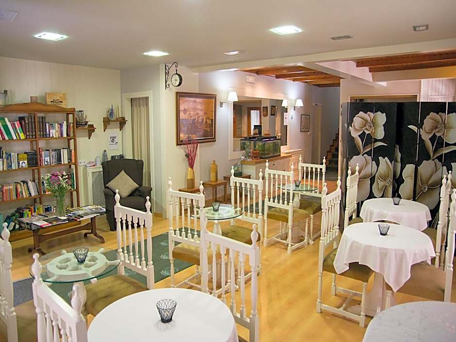 Hotel Tres Carabelas
