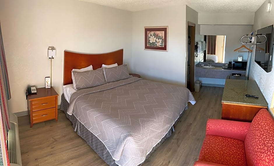 Colonial Inn