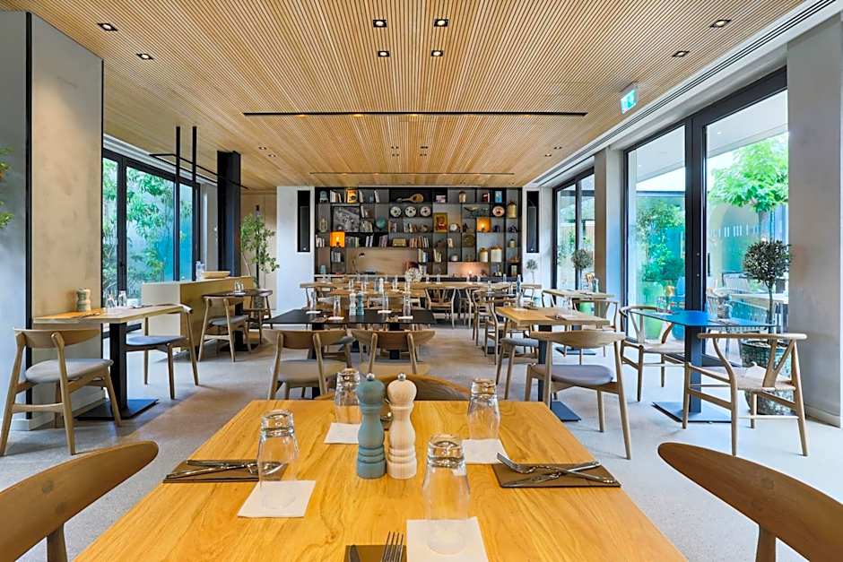 Hotel Indigo Larnaca By IHG