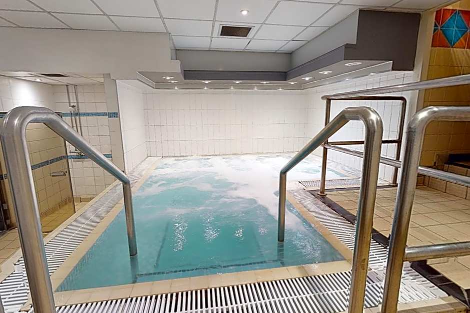 Village Hotel Manchester Hyde