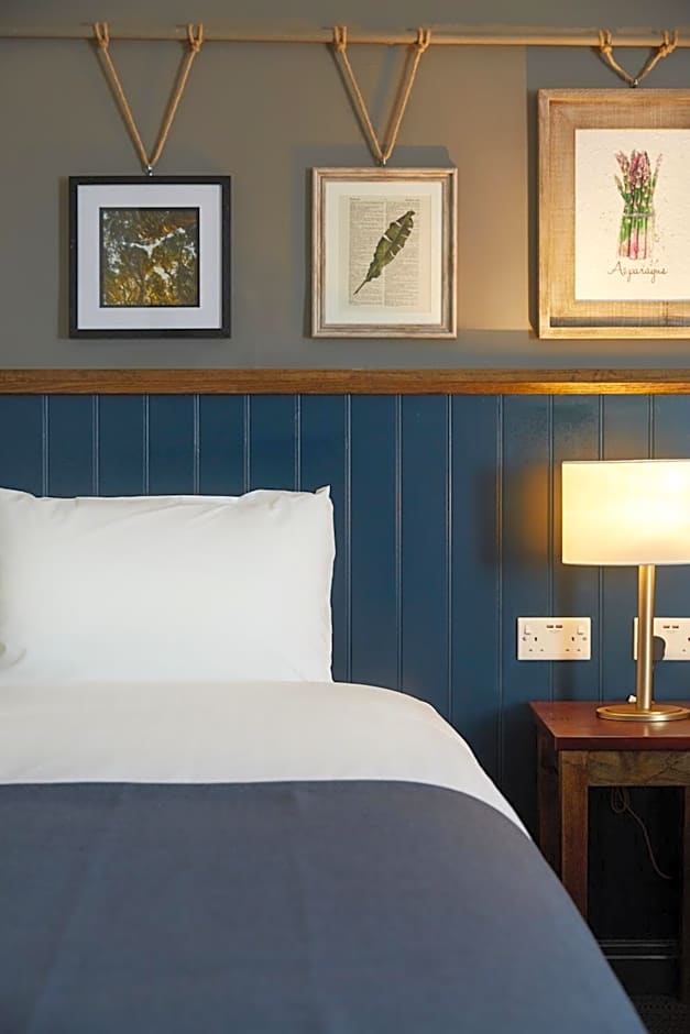 Kings Head by Chef & Brewer Collection