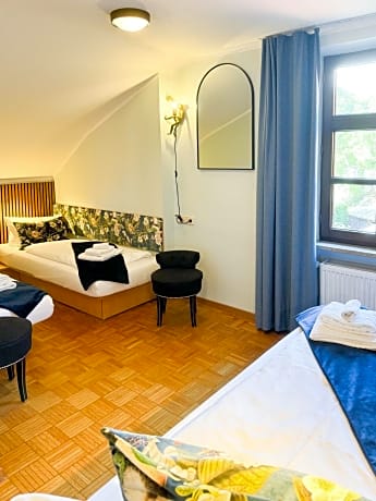 Triple room separate beds