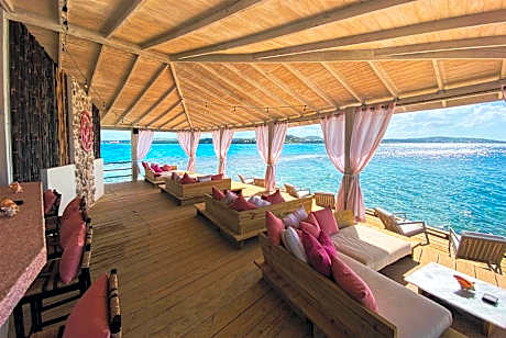 Hodges Bay Resort & Spa, an HQ Luxury Resort & Residences