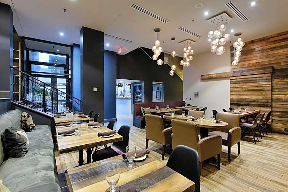 DoubleTree by Hilton Ottawa Downtown