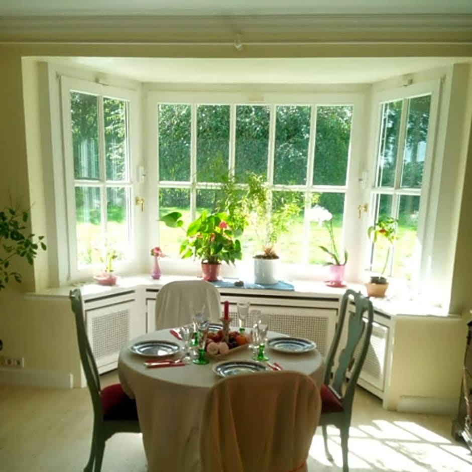 Zimmer mit Teichblick