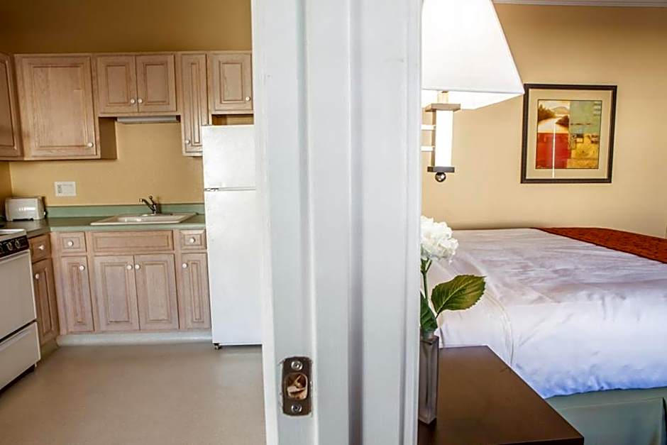 Marinwood Inn & Suites