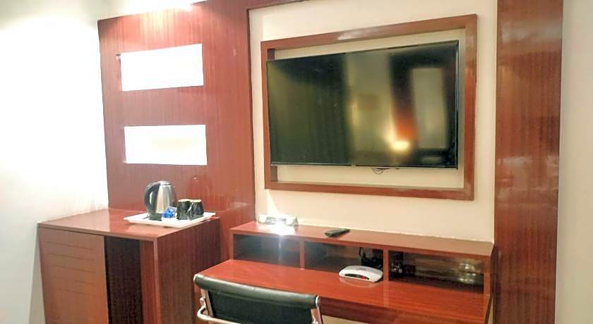 Hotel 5 Flowers Ananta Elite, Kota