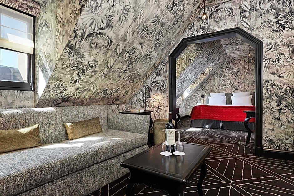 Le Pavillon de la Reine & Spa, Place des Vosges