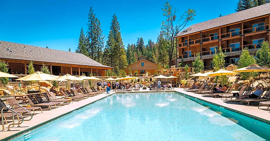 Rush Creek Lodge at Yosemite