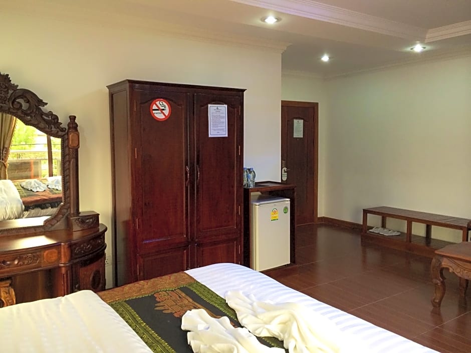 Emerald Bb Battambang Hotel
