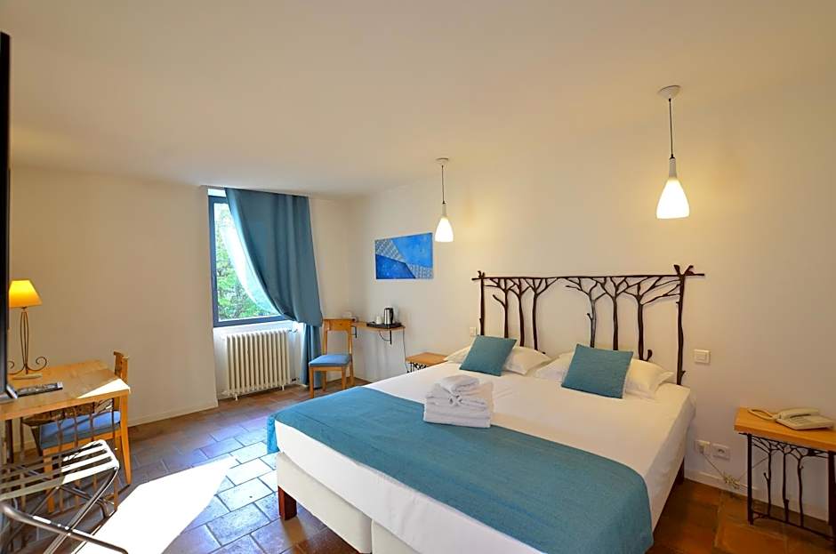 Logis Hôtels - Hôtel Restaurant du Midi